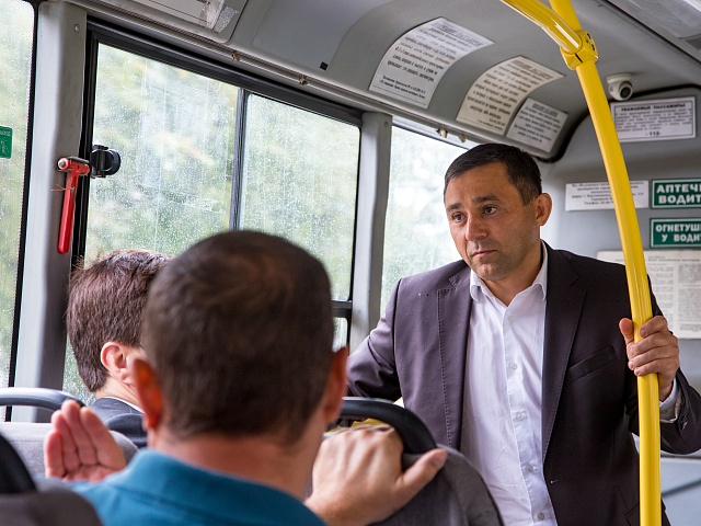 Мэр Олег Имамеев проехал в автобусе с представителями перевозчиков