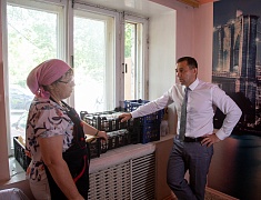 Мэр Олег Имамеев посетил добровольческий пункт помощи бойцам СВО