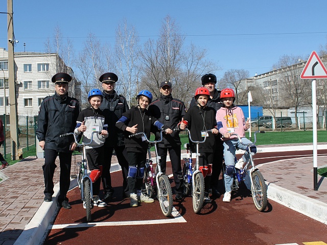 Юные инспекторы движения школы № 14 выиграли городской конкурс-соревнование «Безопасное колесо»