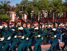 В Благовещенске зажгли Вечный огонь на площади Победы