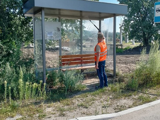 ГСТК помыл остановки в отдаленном районе Благовещенска 