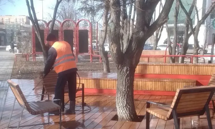 ГСТК приводит в порядок городские скверы 