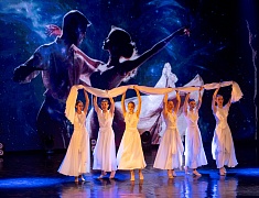 В общественно‑культурном центре прошел благотворительный концерт «Крымская весна»