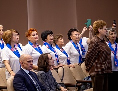 Заместитель мэра Благовещенска Дмитрий Перов поздравил «Ассоциацию пожилых людей» с юбилеем