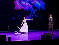 В Благовещенске в преддверии 8 Марта прошел большой праздничный концерт