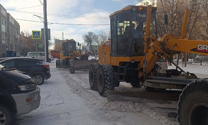 Больше 70 километров дорог Благовещенска отчистили от снега за выходные 