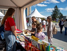 Китайские и русские писатели встретились в Благовещенске на книжном фестивале «Берег»
