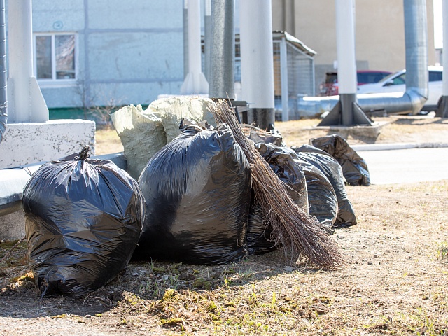 «Город берег»: на субботниках в Благовещенске собрали более 20 тонн мусора