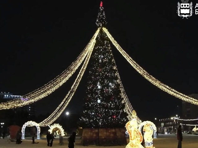 Скоморохи, матрешка и звездное небо: Благовещенск преображается к новому году 