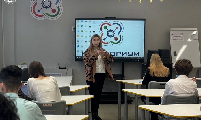 Стипендии, доплаты, доступное жильё: Благовещенск создаёт привлекательные условия труда для молодых педагогов