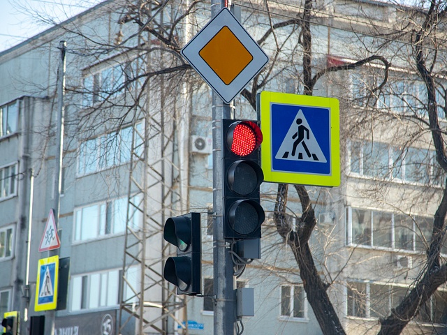 В апреле на улицах Благовещенска начнут устанавливать новые светофоры