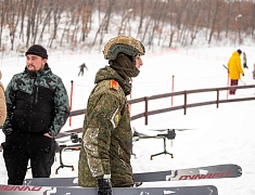 В Благовещенске прошло первенство города по горным лыжам и сноуборду, посвящённое памяти выпускника ДВОКУ, Героя России Ковтуна Андрея