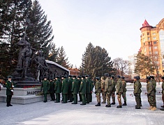 В Благовещенске почтили память защитников Отечества