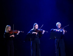 В Благовещенске в преддверии 8 Марта прошел большой праздничный концерт