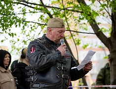 Реконструкцию боя Великой Отечественной войны показали гостям Городского парка в День Победы