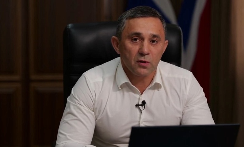 Больше сотни вопросов прислали благовещенцы мэру города во время прямого эфира