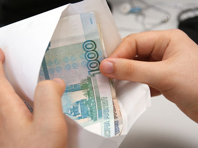 В УФНС России по Амурской области рассказали о минусах зарплаты в конверте
