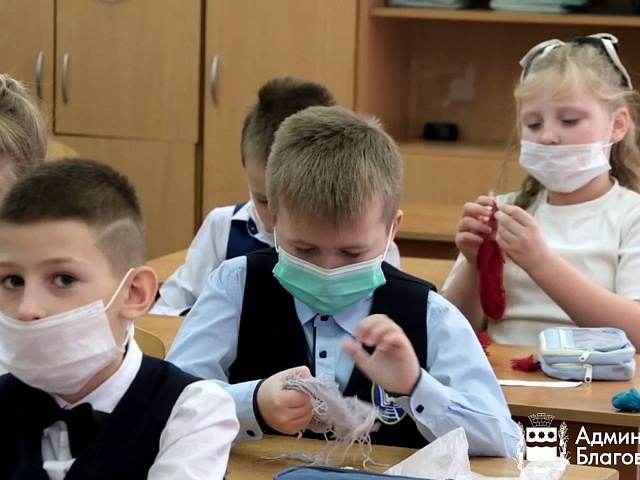 В Благовещенске временно отменяются все массовые детские мероприятия и вводят масочный режим