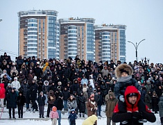 На площади Ленина и набережной Амура прошли народные гуляния в честь масленицы