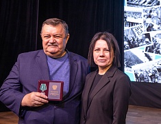 Церемония награждения медалями «За строительство Байкало-Амурской магистрали»