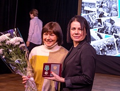 В Благовещенске наградили юбилейными медалями БАМа