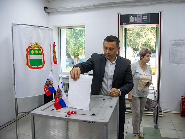 Мэр Благовещенска призвал горожан проголосовать на выборах губернатора