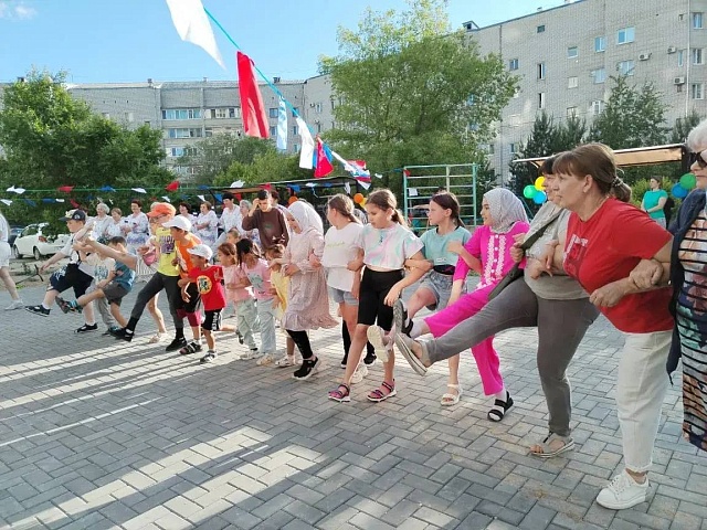 В праздничном шествии в честь 170-летия города впервые примут участие жильцы многоквартирного дома