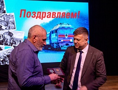 В Благовещенске наградили юбилейными медалями БАМа