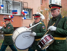 В Благовещенске во дворах ветеранов прошла акция "Поем двором"  