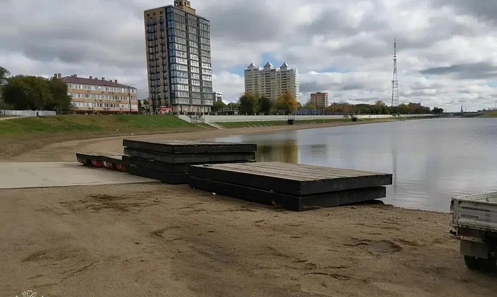 На Амуре начали монтаж понтонного бассейна Центра закаливания
