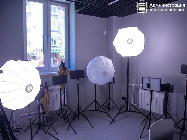 В Благовещенске бесплатно готовят юных фотографов, видеографов и звукорежиссёров