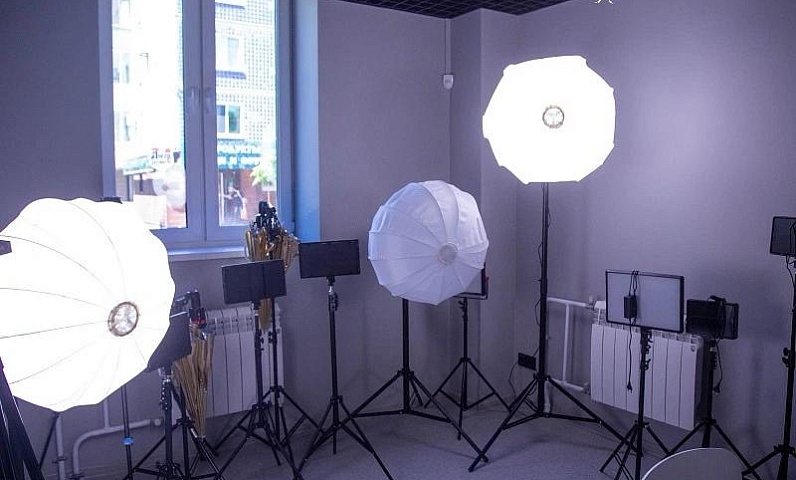 В Благовещенске бесплатно готовят юных фотографов, видеографов и звукорежиссёров