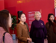 Благовещенск встретил женскую делегацию из Хэйхэ в преддверии Международного женского дня