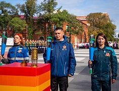 В Благовещенске зажгли Вечный огонь на площади Победы