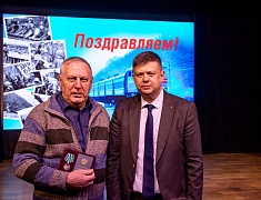 В Благовещенске наградили юбилейными медалями БАМа