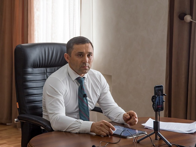 Подготовлены ответы на вопросы, поступившие мэру Благовещенска Олегу Имамееву в рамках прямого эфира 