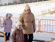 В Благовещенске в купель на Амуре в Крещение окунулись больше двух тысяч человек