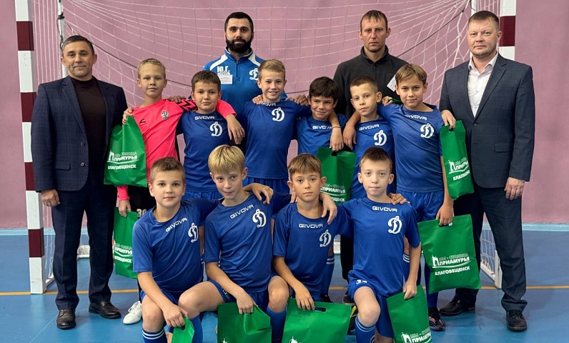 «Вы показали, что благовещенские мальчишки могут играть на высшем уровне»: Олег Имамеев встретился с юными «динамовцами» 