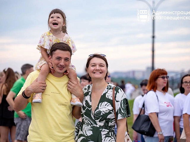 «Папа вам не мама»: в Благовещенске стартовал конкурс видеороликов ко Дню отца