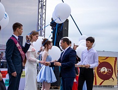 В Благовещенске отгремел выпускной