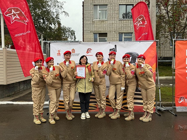 Обойдя тысячу соперниц: команда из Благовещенска победила в «Девушках в погонах» Обойдя тысячу соперниц: команда из Благовещенска победила в «Девушках в погонах»