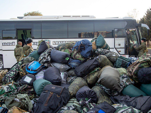 Для мобилизованных благовещенцев собрали еще 320 рюкзаков с необходимыми вещами