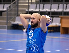 Благовещенские защитники Отечества осваивают волейбол